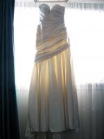 NEVER WORN - Simply Elegant, Classic Pronovias Strapless Gown