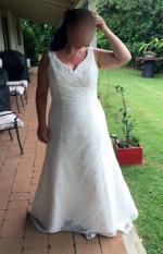 Beautiful Flattering Wedding Dress With Lace Over-lay 